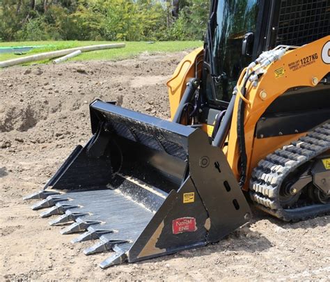 skidsteer bucket going up